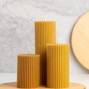 נר פסים דקים משעוות דבורים